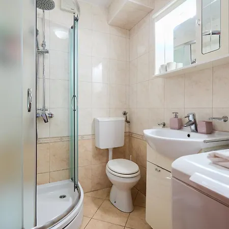 Promenada- 4pax With Parking