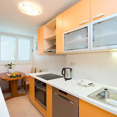 Promenada- 4pax With Parking Daire Dubrovnik