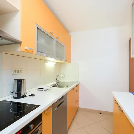 Promenada- 4pax With Parking