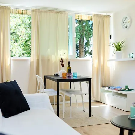 Promenada- 4pax With Parking Apartment