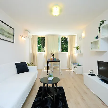 Promenada- 4pax With Parking Apartment *