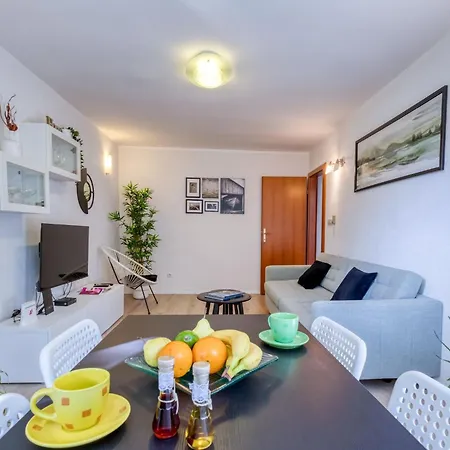 Apartment Promenada- 4pax With Parking *