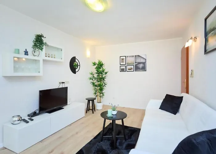 Promenada- 4pax With Parking Appartamento