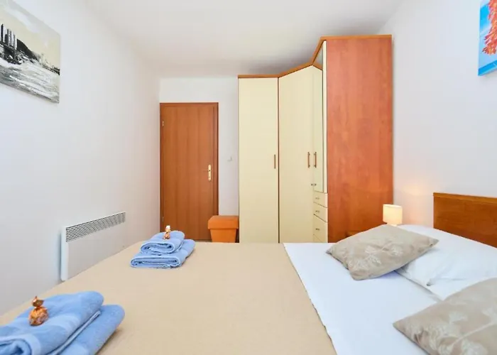 Promenada- 4pax With Parking Ragusa