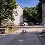 Promenada- 4pax With Parking
