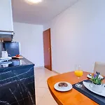 Promenada- 4pax With Parking Appartement